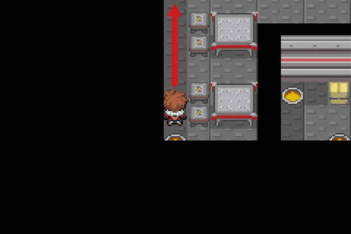 지하 2층 주방으로 이어지는 타일을 향해 이동