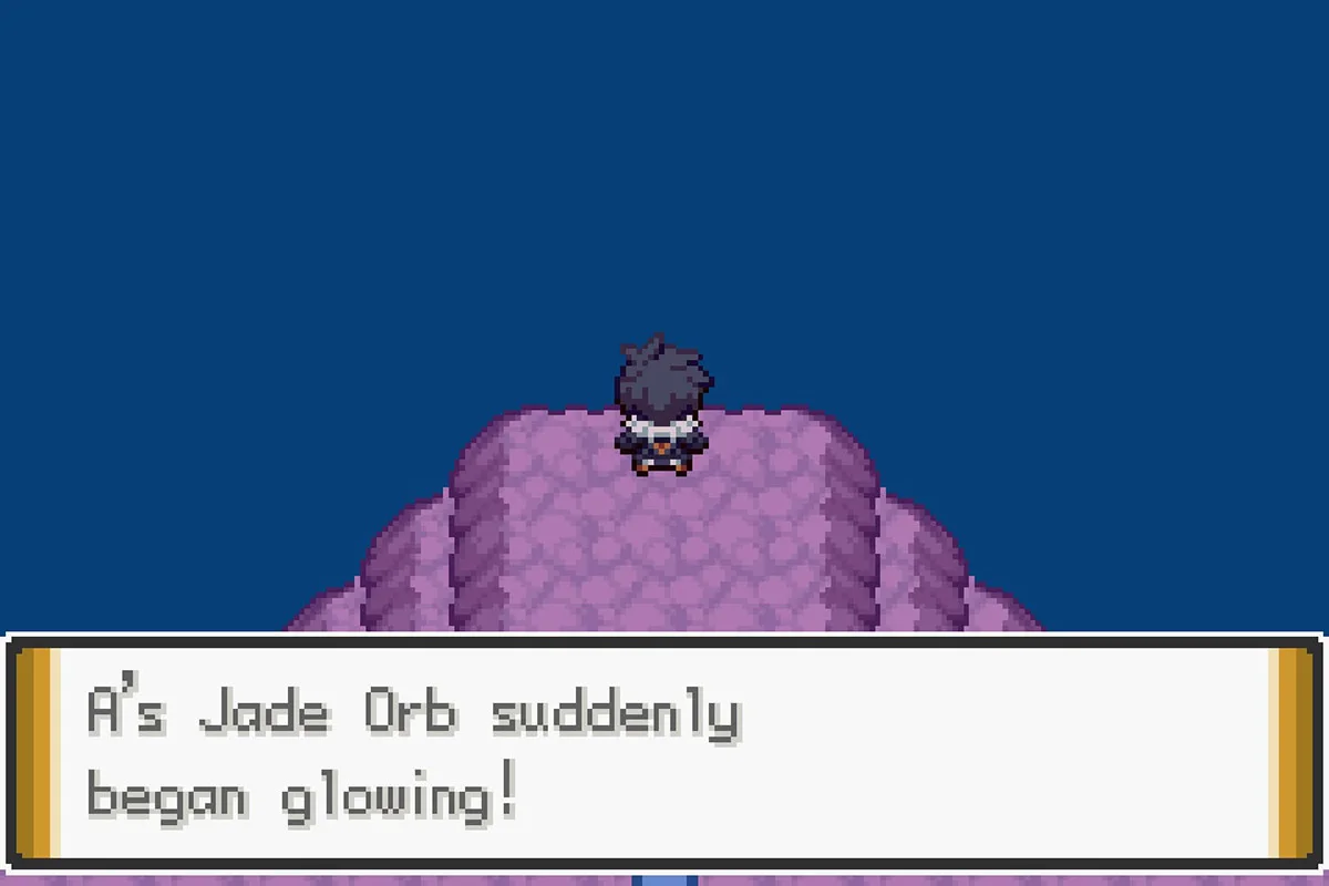 크리스탈 피크 정상에서 빛나는 연둣빛구슬.